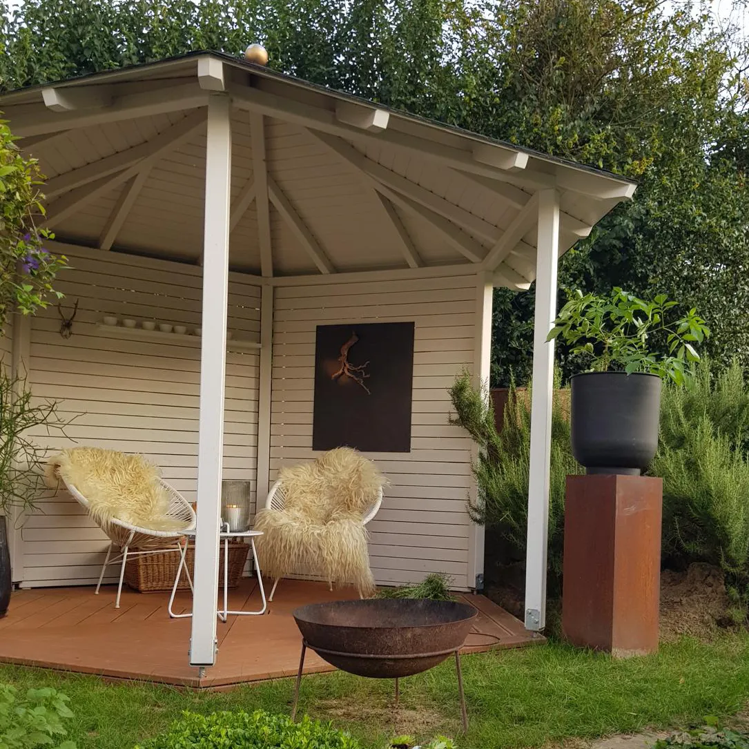 Fertiger Pavillon