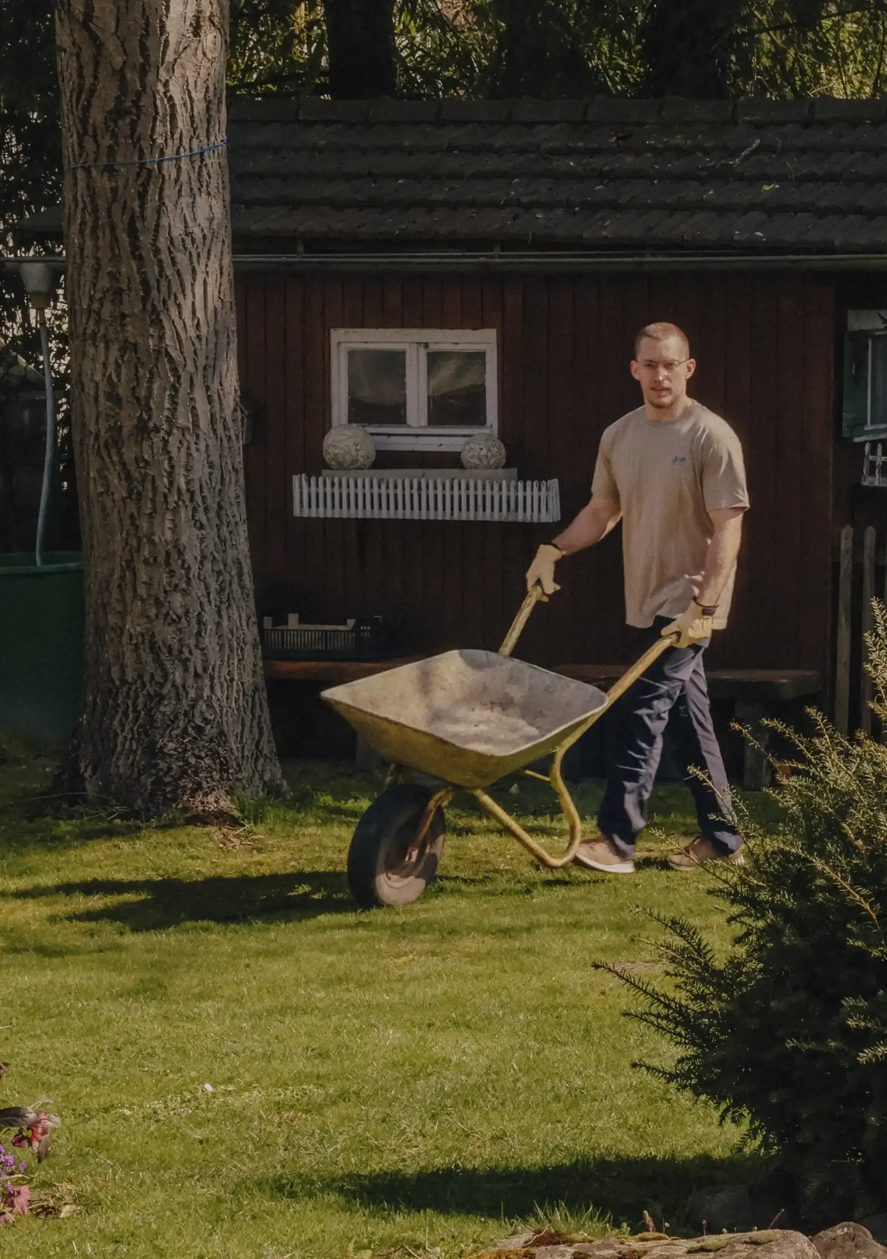 Gartenpflege in Konstanz mit gepflegtem Gartenbereich
