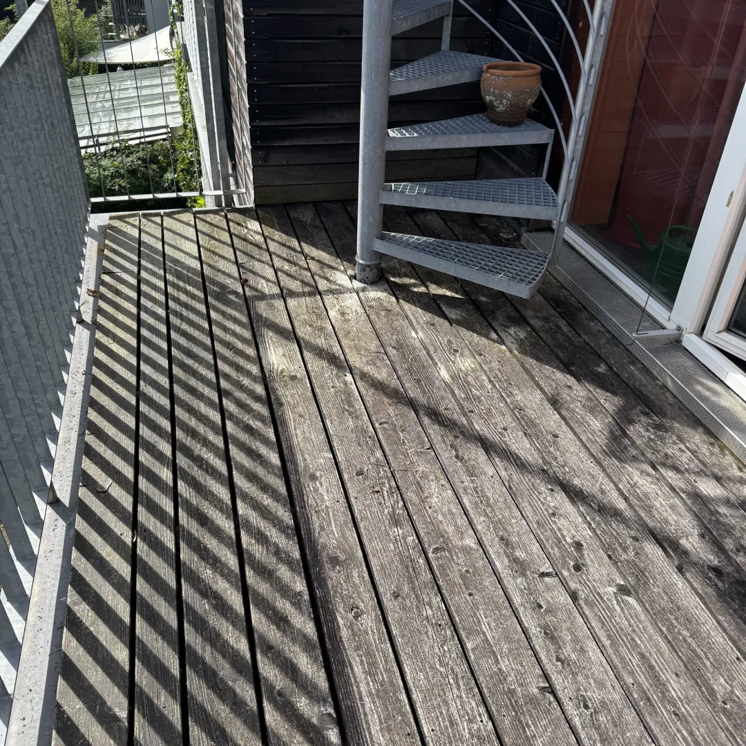 Balkonfläche vor der Erneuerung des Terrassenbelags